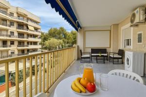 Cozy Flat with Wifi and Pool 5 min to beach