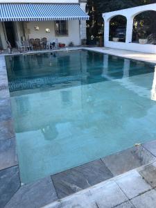 Bastide pour 15 avec piscine, clim et Billard