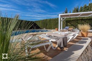 Villa Volantis by Abahana Villas