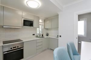 Monte Verde C - CD 295, Cleverdetails, Sleeps 2 adults and 2 children, 4 salted water pools