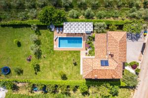 Villa Roza in Central Istria with whirlpool and playground for kids - pet friendly