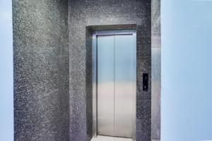 Super Townhouse Butler Road Near Maripur Chowk