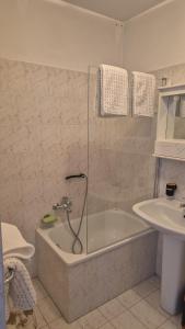 Promenade du Soleil 1 promenade reine astride "le st louis"