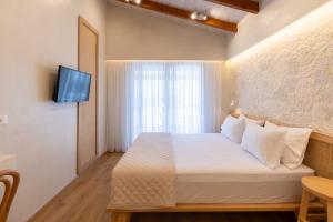 Deluxe Double Room with Balcony and Sea View room in Dimitri Hotel
