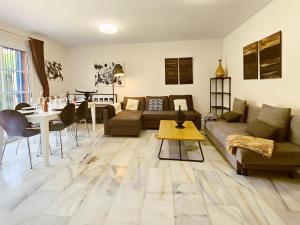 La Casita de Monte Biarritz by Lica