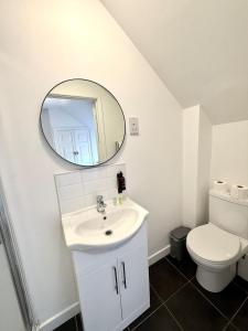 City Centre Embankment View Apartment Sleeps 3