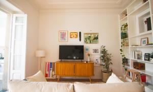 Artists Retreat near the Riverside with AC