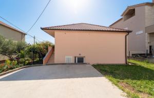 1 Bedroom Gorgeous Apartment In Zadar 