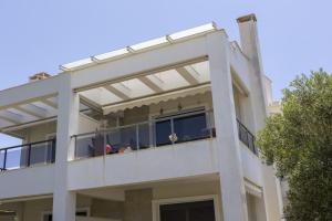 Crystal Pool Apartment by Booking Kottas - Egeopelagitika