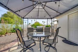 Charming Sun City Getaway Near Golf and Casinos! - 3hvězdičkové hotely ve městě Sun City