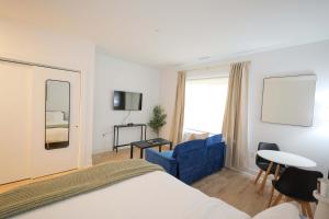 Skyline Luxe Haven Studio - Easy Access to NYC