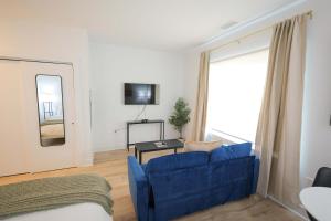 Skyline Luxe Haven Studio - Easy Access to NYC