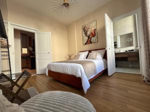 LE PALAIS DE LEO Luxury Apt Epernay Hyper center 4P Balcony AC