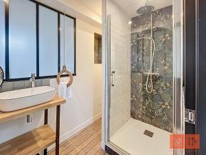 Appartements La passerelle, duplex atypique de charme : photos des chambres