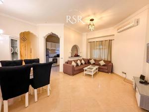 Superior 02 BR apartment with swimming pool and garden