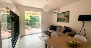 Les Lecques 2 room apartment with terrace and parking