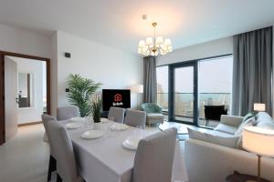 Home Above the Marina - 3BR with Sunset Views