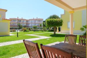 T3 calmo na Praia Del Rey piscina Óbidos 03