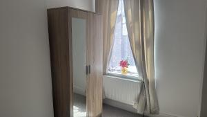 Stylish Home near Shopping Plus Dining - Book Summer Stays Now