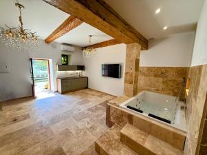 Maisons d'hotes Suite Luxe Balneo : photos des chambres