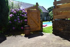 Longère entre mer et campagne avec piscine