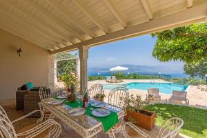 Villa Kokokilas by Villa Plus