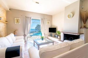 Villa Kokokilas by Villa Plus