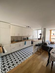 Spacious and Elegant 3 Bedrooms Apartment near Metro and Bois de Vincennes