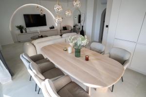 Luxury Rooftop Escape Duplex Apartment