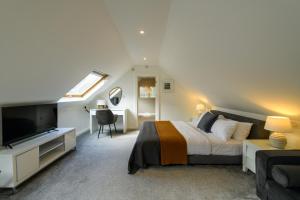 Superior King Suite room in Holm House Hotel