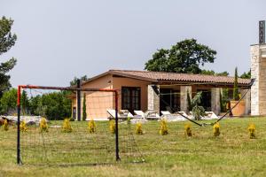 Villa Antea for 10 people near Barban with heated pool 75 m2 - wellness & large garden - full service