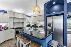 Near Marina Near Beach Kitchen Games Balcony