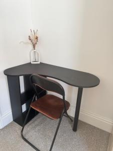 Stylish Home near Shopping Plus Dining - Book Summer Stays Now