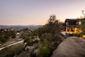 Retreat to the Rocks Historic Film And Music Getaway