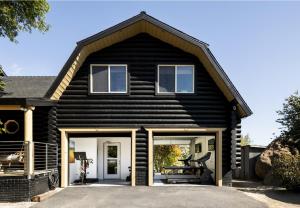 Retreat to the Rocks Historic Film And Music Getaway