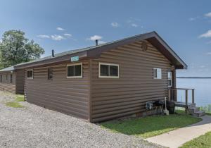 Phelps Hillside Cabin 3