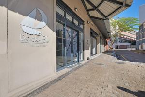 Hot Tub Gym Pool City and Harbour Views