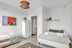 Red Bauhaus Kamppi Square 35m tram bus Wi-Fi