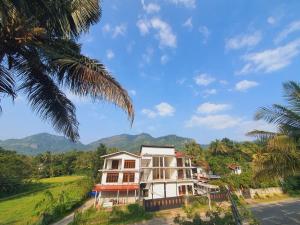 Pahan Villa rooms and restaurant