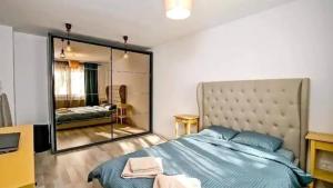 Luxury 2BR Apartment Ultra-Central & Spacious with Parking!