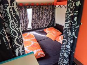 Tentes de luxe Pays de Joie - Caravan La Boheme : photos des chambres