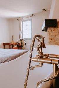 Unique historical home, middle of the village, bath & patio