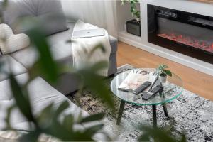 Ctrl Alt Retreat - 4 star apartment and parking