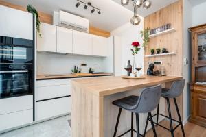 Ctrl Alt Retreat - 4 star apartment and parking