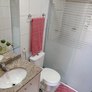 Apt 2 Suítes no Life Resort com Vista parcial para o Lago e lazer completo