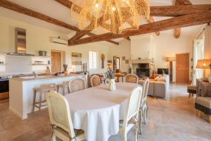 Villas Le Mas Elaia, votre havre familial avec piscine privee : photos des chambres