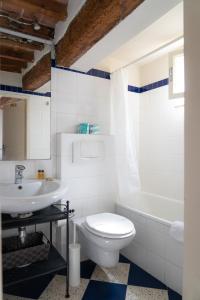 Central & Lovely studio