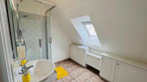 Villas VILLA TY EDEN - standing- dans JARDIN EXOTIQUE prive, PLAGE a 200m : photos des chambres