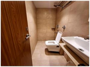 PREMIUM HOTEL S D Near Railwary Station Maa Mansa Devi Temple - Fully Air conditioned Room - Lift And Parking Available -Best Hotel In Haridwar