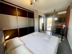 Metaxourgio Apartments